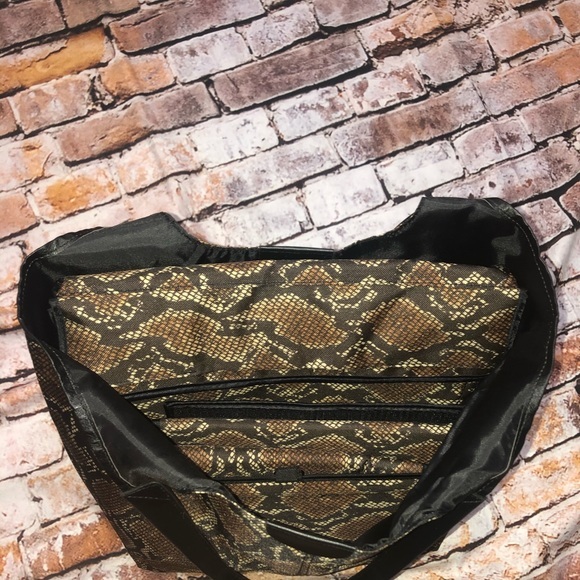 Snake Skin Waterproof 5 pc Traveling Organizers - Picture 5 of 9